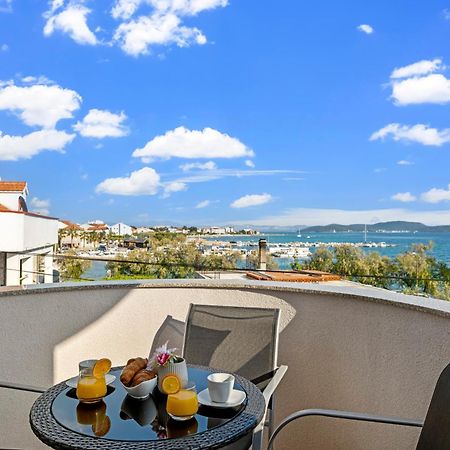 Aquarius Apartments - Beachside With Heated Pool Vodice Exterior photo
