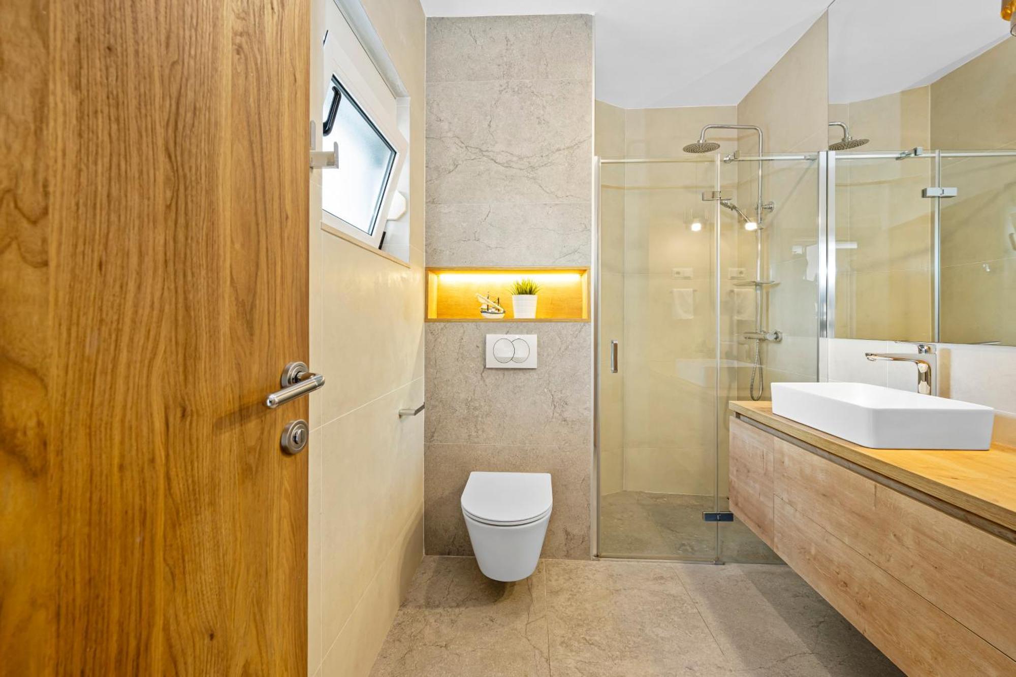 Aquarius Apartments - Beachside With Heated Pool Vodice Room photo